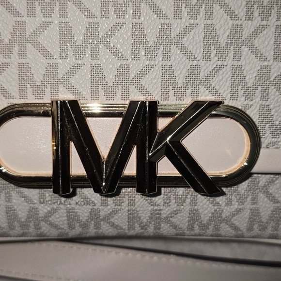 Michael Kors White and Gold Women's Bag NWOT - Picture 3 of 10
